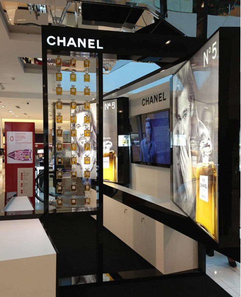High End Custom Cosmetic Store Floor Display Stand