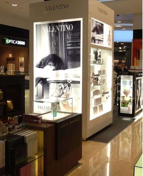 Retail Custom Cosmetic Store Display Showcase