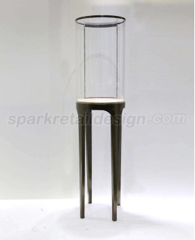 High End Custom Jewelry Showcases Design