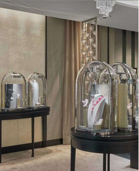 High End Jewelry Store Showcase Design