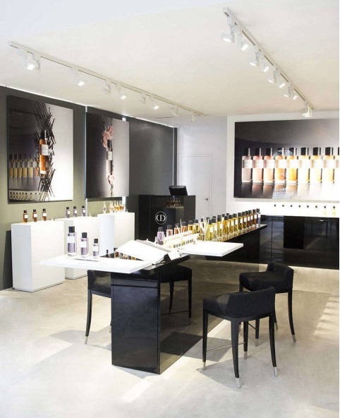 Retail Custom Perfume Store Display Showcase