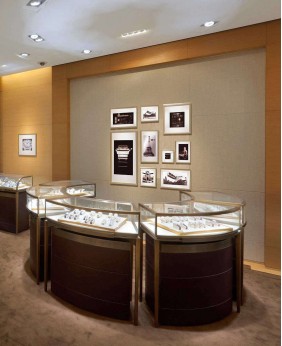 Luxury Jewelry Store Showcase Designs